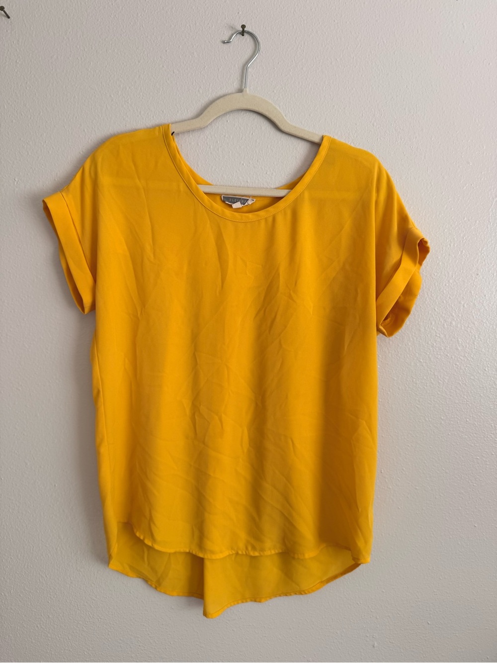 Pleione Yellow Short Sleeve Round Neck Blouse